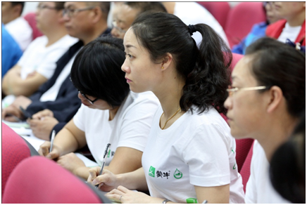 蒙牛牧场主大学为牛人量身定制 引领乳业供给