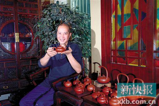 匠名:谢华    匠龄:1965年从艺至今    匠好:用自己做的壶,约上三五知己,品壶、品茶