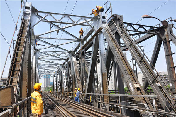 汉水铁路桥涂装施工作业