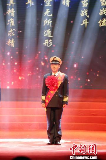 潘志强连续两年被东海舰队表彰为“东海强军先锋”。　代宗锋 摄