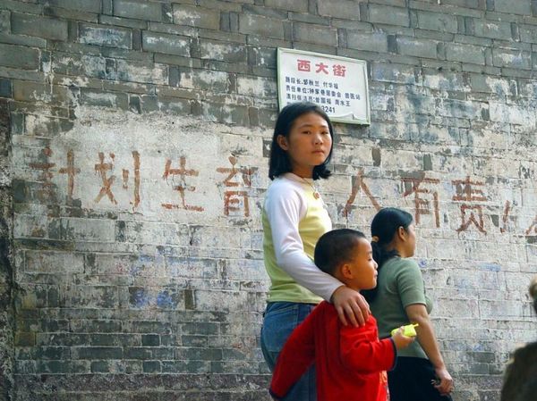 美媒:中国50万计生人员走村串户改做早教培训