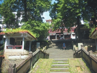 武夷山市区横街头通往文庙的遗存阶陛。