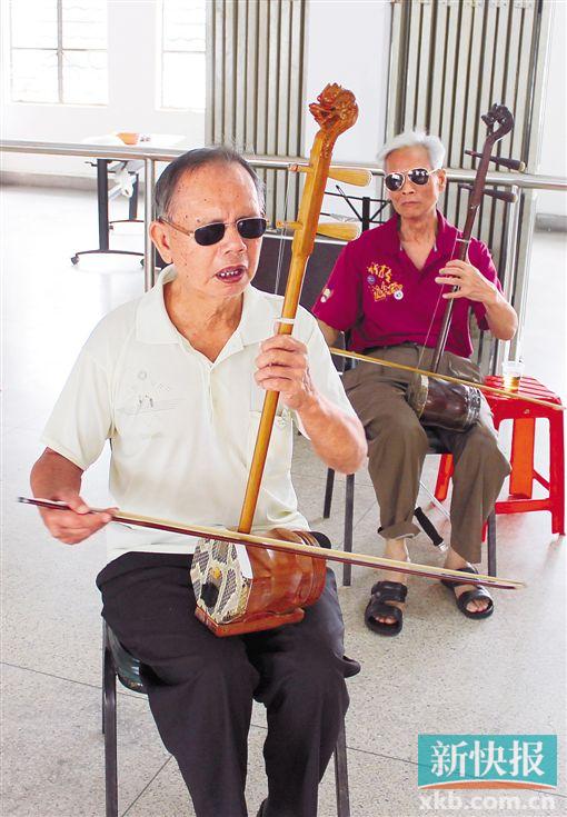 ■李广生在演唱。