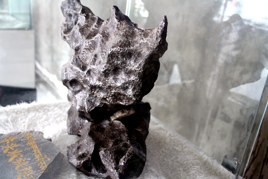 牛头状铁陨石。吴雨仁 摄