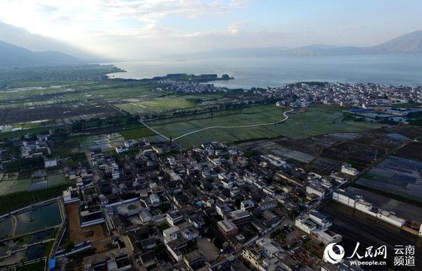 航拍喜洲古镇。(供图)