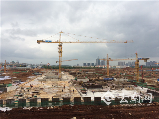 西广场施工热火