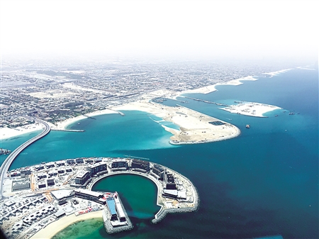 俯瞰迪拜海湾