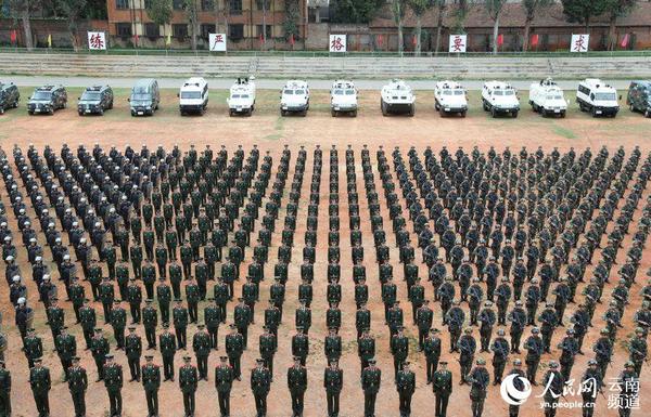 宣誓现场。摄影：胡程