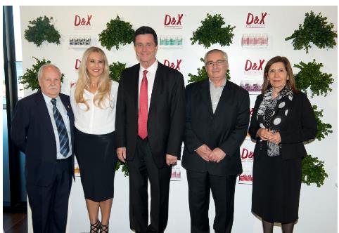 D&X CEO Rick Chapman先生(左起第三位),D&X品牌大使Susie Burrell女士（左起第二位）