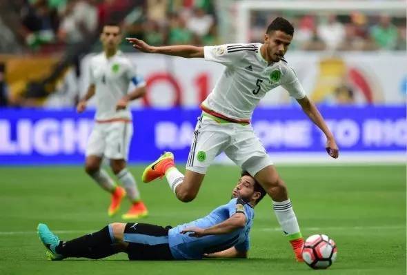 美洲杯现神级乌龙,中超神将闪耀热身赛