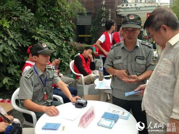 把工作沉到一线，让更多的市民了解犬类管理和五水共治。