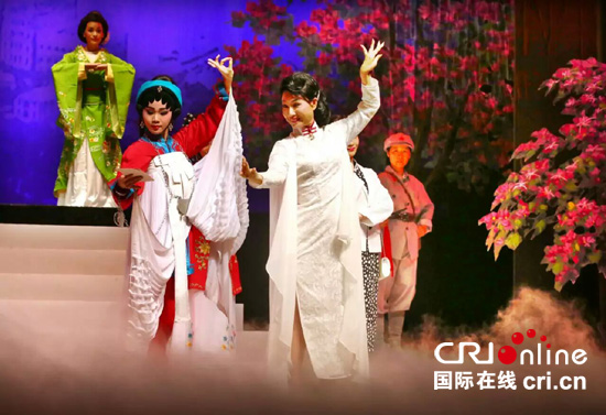 新编粤剧《红的归来》19日晚在第七届羊城粤剧节闭幕式上首演