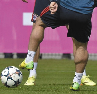 杰尔丹·沙奇里 进球漂亮大腿粗壮