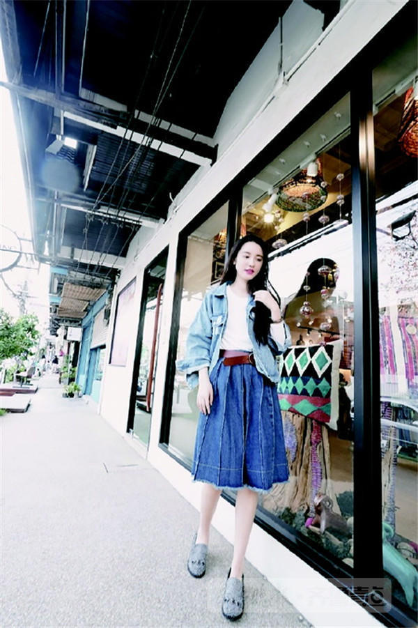 张大奕是出身《瑞丽》、《米娜》、《昕薇》等时尚杂志的专业模特。(网络图片)