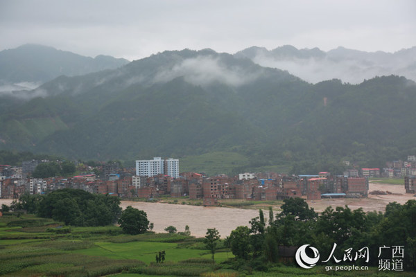 环江县龙岩乡多少人口_环江龙岩的瀑布(2)