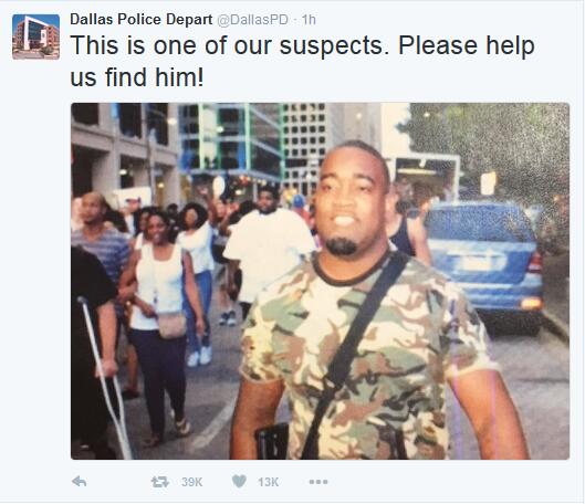 达拉斯警局公布的嫌疑人照片