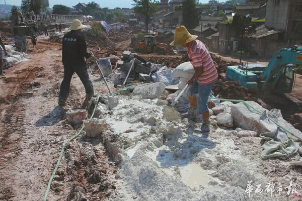 【这些糯米粥，并非用来食用，而是用来砌墙。】