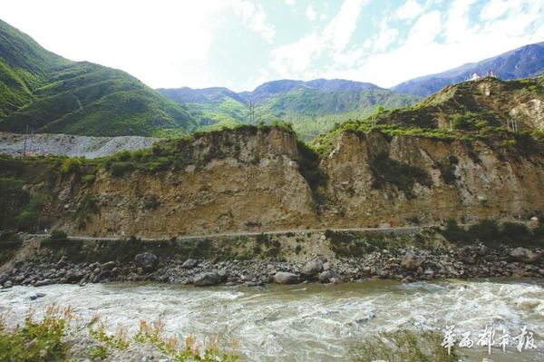 金川大渡河两岸也是当年激战的地方。