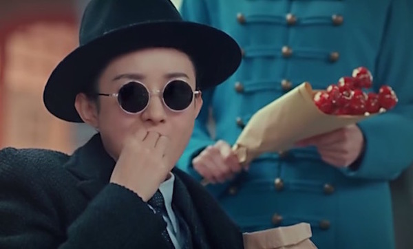 赵丽颖萌帅上线。 图片来源网络