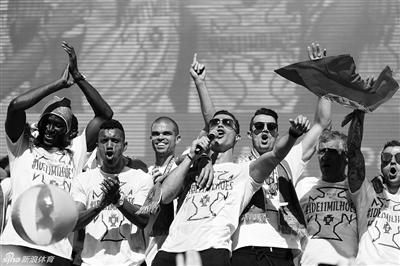 葡萄牙为冠军狂欢