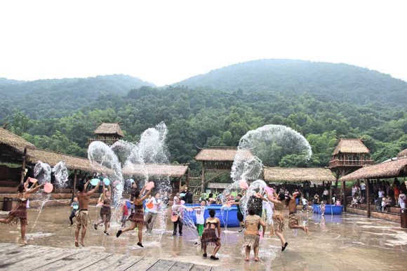 江苏句容宝华山景区暑期将向南京市民免费开放