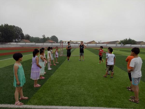 美国橄榄球走近中国校园,农家娃也能学地道英