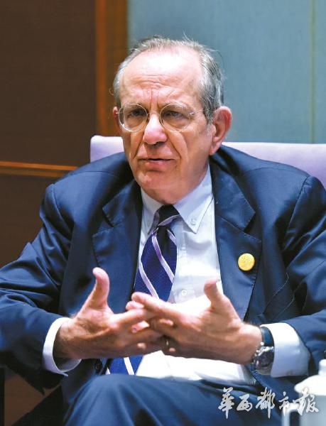 意大利经济和财政部长:中意合作除了制造业还