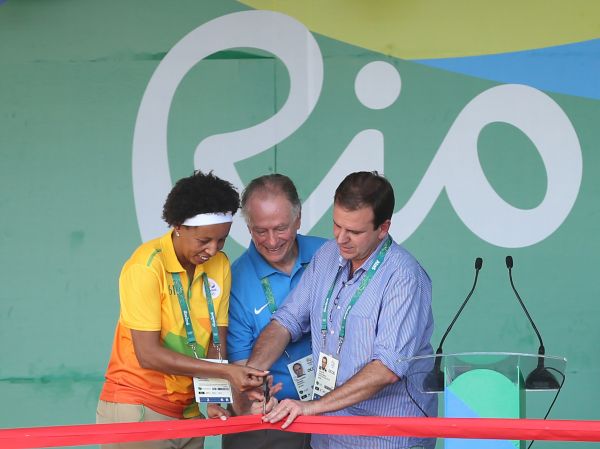 里约奥运村问题多多：多国代表团自己雇人修缮公寓