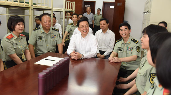 上海举行双拥模范命名表彰大会暨建军89周年