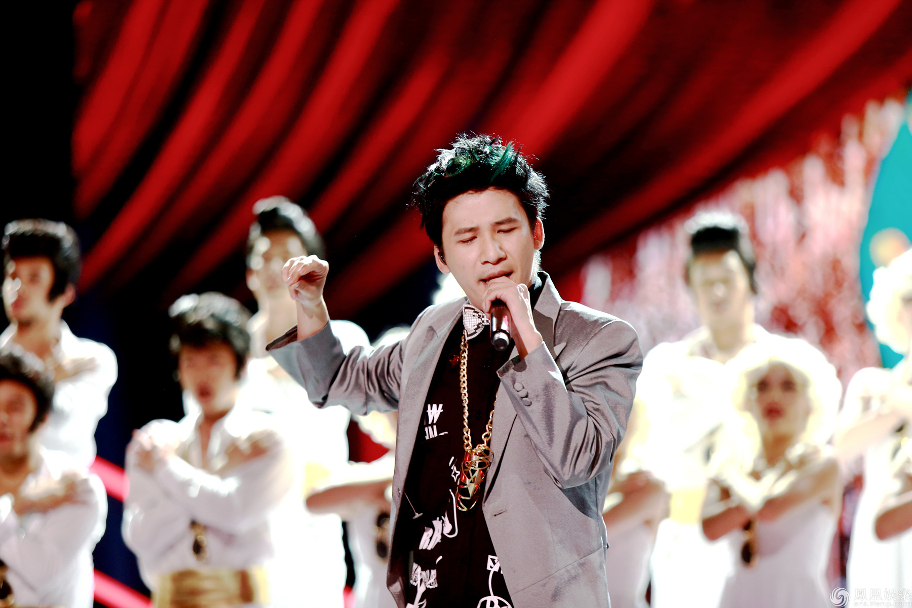 大张伟随心所欲玩音乐 想把薛之谦情歌变嗨歌