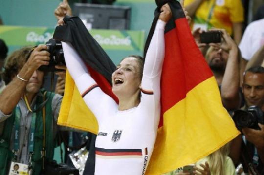 德国车手弗格尔。