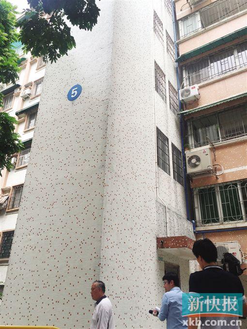 ■华南农业大学住宅区加装电梯进行得格外顺利。