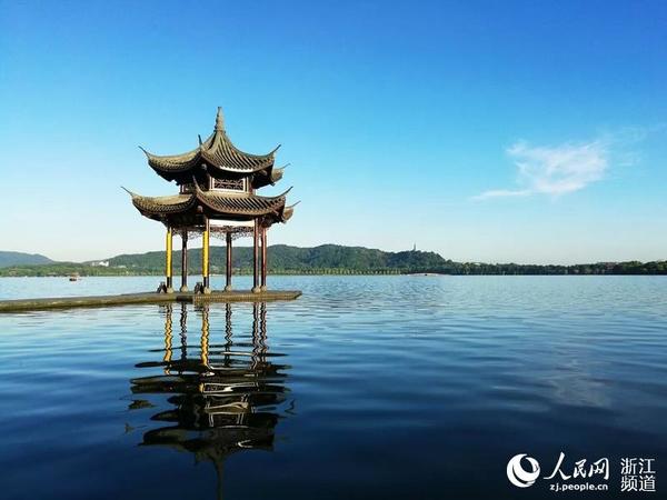 集贤亭在历史颇有名气，为清代西湖十八景之一。江志清 摄