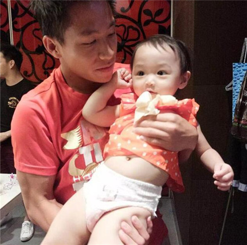 何冲家的小奶球,被梦之队宠坏的萌娃