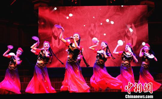 两岸一家亲中秋晚会在悉尼市政厅举行