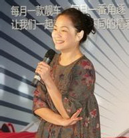 57岁谢园曾红极一时 离婚多年后和美女演员邱悦再婚