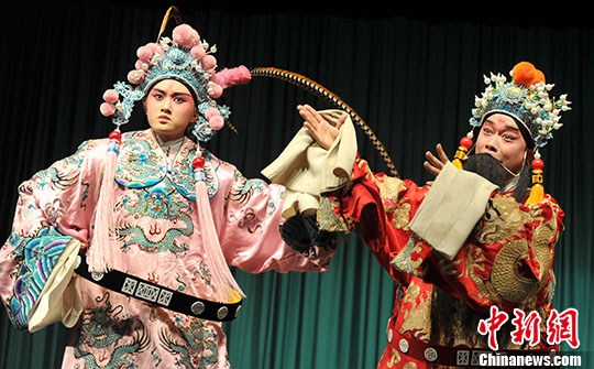 大连国际京剧票友节创建传统价值文化品牌