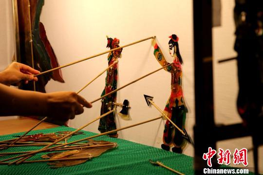 图为泰山皮影。 梁犇 摄