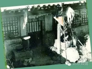建校初期，阜平县易家庄校址学生曾住过的老乡家。