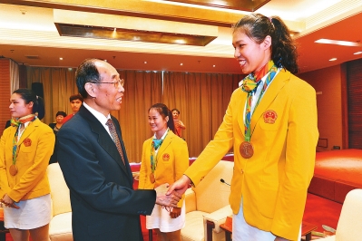 尤权会见里约第三十一届奥运会我省运动员教练