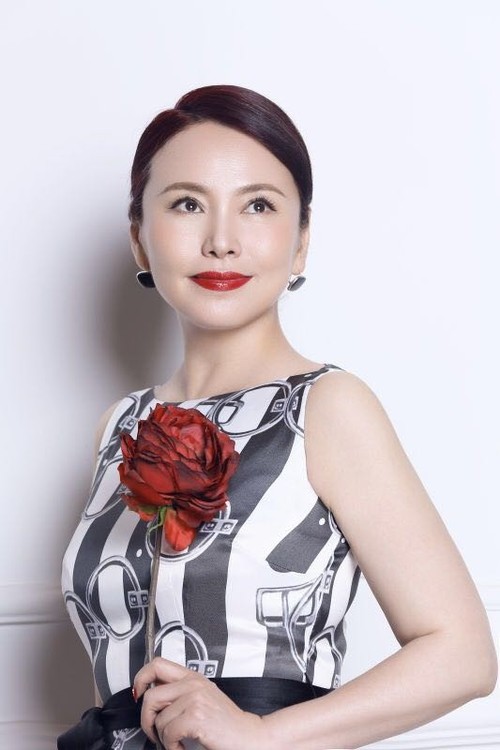 乘着歌声的翅膀飞翔 影视人万伟