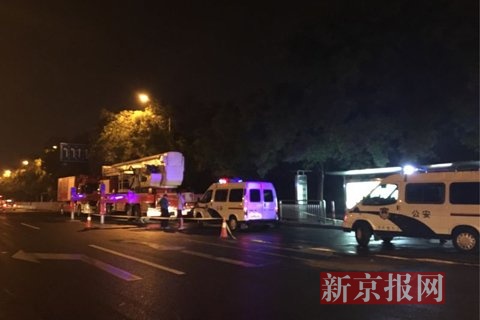 救援现场。新京报记者 许研敏 江峡 摄