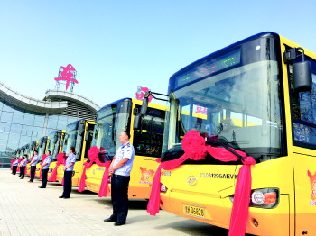 　100辆纯电动公交正式投入运营。