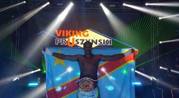 克里斯·吉比爆冷斩获SuperKombat中量级金