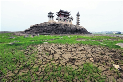 千年石岛水落石出