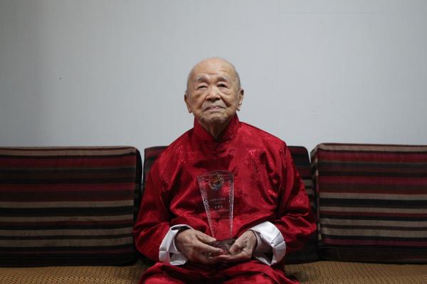 上海百岁寿星王同辰反对安享晚年,96岁时仍