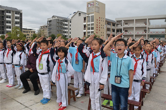 武平县举行第三届青少年普法教育活动