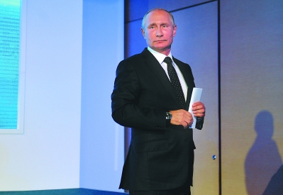 12日，在俄罗斯莫斯科，俄罗斯总统普京说，俄对俄美关系恶化感到担心，“这不是我们的选项”，俄从未追求这一点。