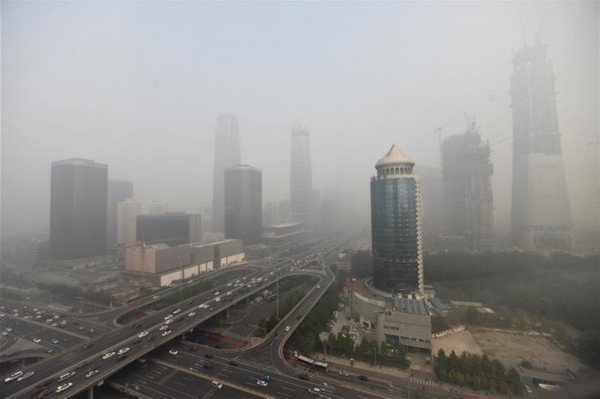 北京遭遇重污染天气_凤凰资讯