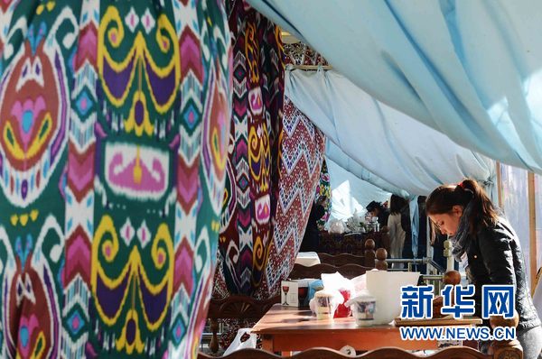 中国美食亮相乌第一届“我最爱的乌兹别克饭”国际美食节_凤凰资讯